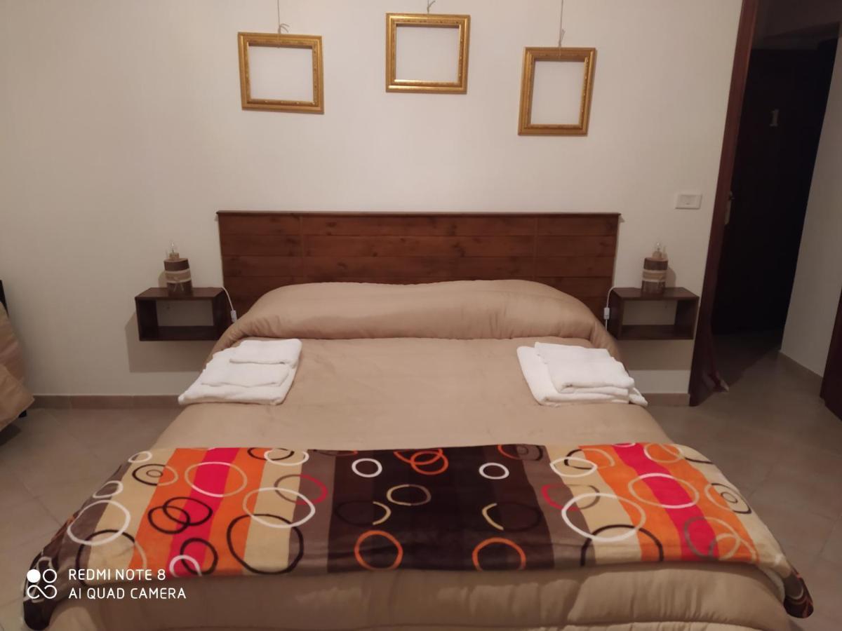 Bed & Breakfast Acquaviva Di Vullo Vincenzo Acquaviva Platani Exteriör bild