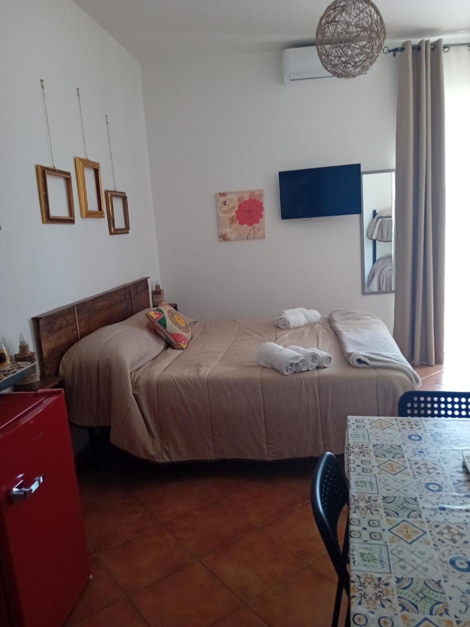 Bed & Breakfast Acquaviva Di Vullo Vincenzo Acquaviva Platani Rum bild